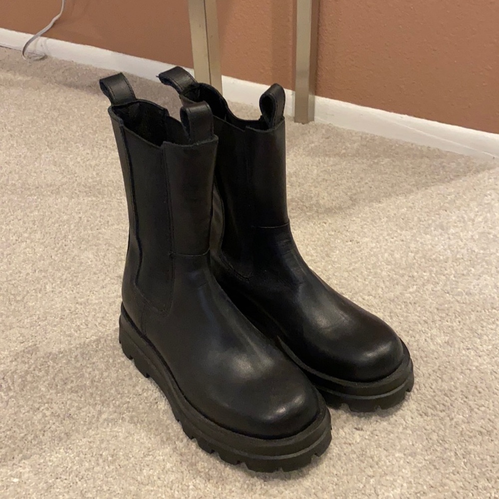Steve Madden the row calf boot black leather 6.5